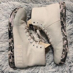 No Bull high top trainers - Men’s Size 6.5/Woman’s Size 8